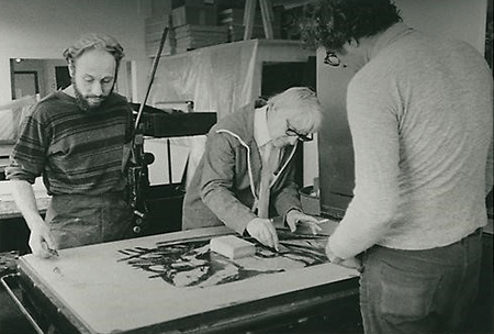 Irwin Hollander working with Willem de Kooning in his New York Workshop. Image courtesy of the Hollander family.